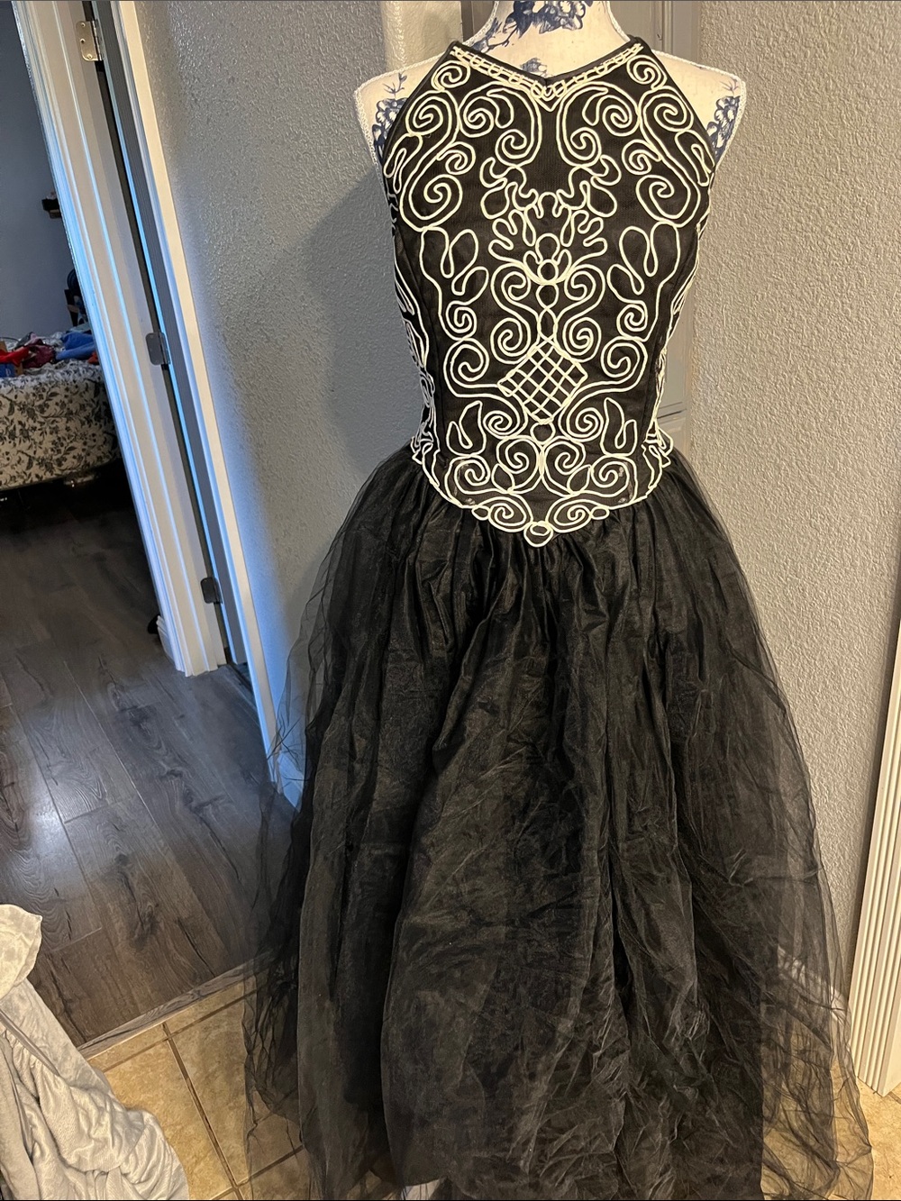 Cache Black Gown with White Embroidered Bodice